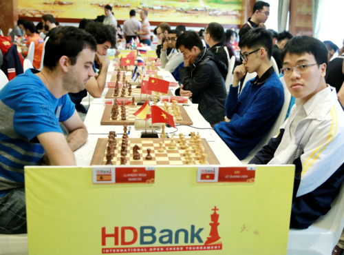 Over 300 top players to compete in HDBank chess tournament hinh anh 1