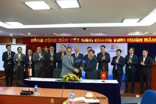 Leading construction corporation ties up with foreign partner hinh anh 1