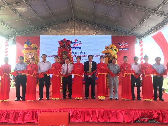 Mekong Delta’s largest beverage factory becomes operational hinh anh 1