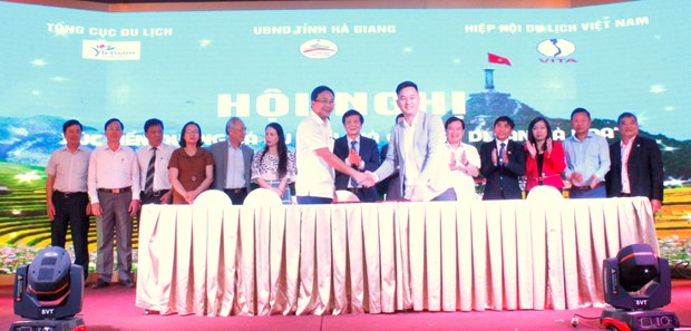 Ha Giang promotes tourism in central region hinh anh 1