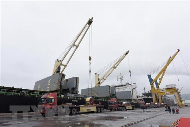 Hoa Sen Group exports 15,000 tonnes of sheet metal to Europe hinh anh 1