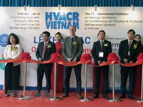 Over 250 exhibitors join int’l exhibition on heating, air systems hinh anh 1