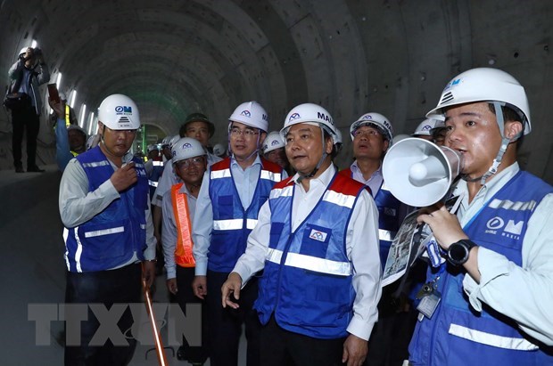 PM inspects construction of HCM City’s Metro Line No.1 hinh anh 1