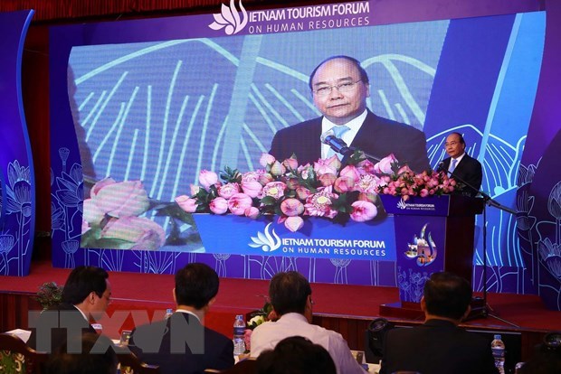 PM offers suggestions at tourism human resources forum 2019 hinh anh 1