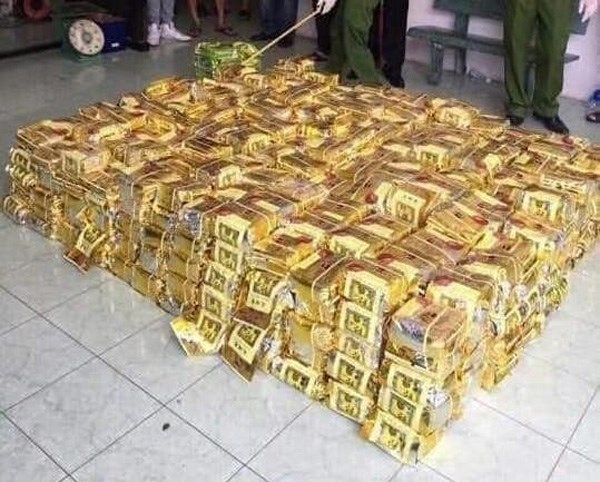 Police seize 600kg of meth in central Nghe An province hinh anh 1