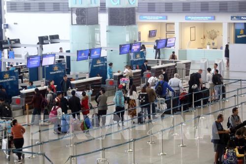 Noi Bai airport to serve nearly 90,000 passengers in coming holiday’s peak hinh anh 1
