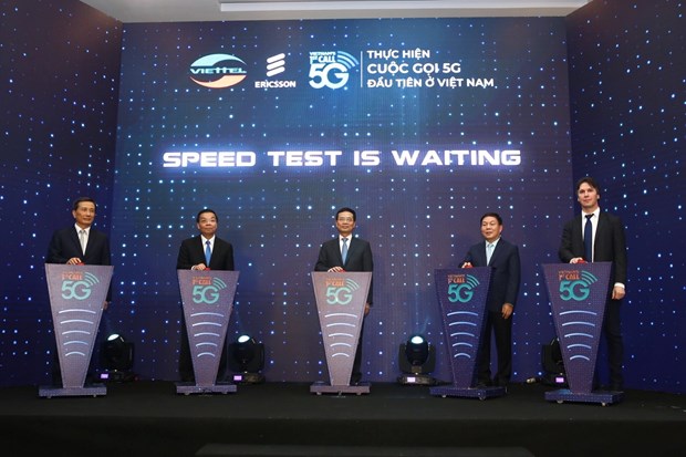 Viettel makes first 5G call in Vietnam hinh anh 1