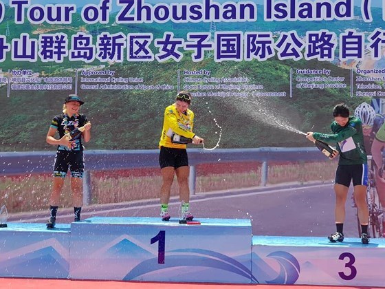 Vietnamese cyclist wins Tour of Zhoushan Island hinh anh 1