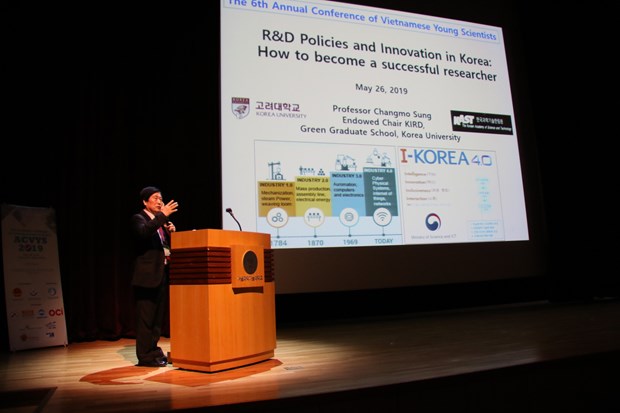 Vietnamese students in RoK intensify scientific research hinh anh 1