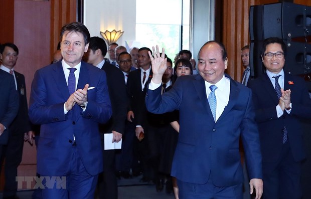 Vietnamese, Italian PMs co-chair Italy-ASEAN economic relations dialogue hinh anh 1