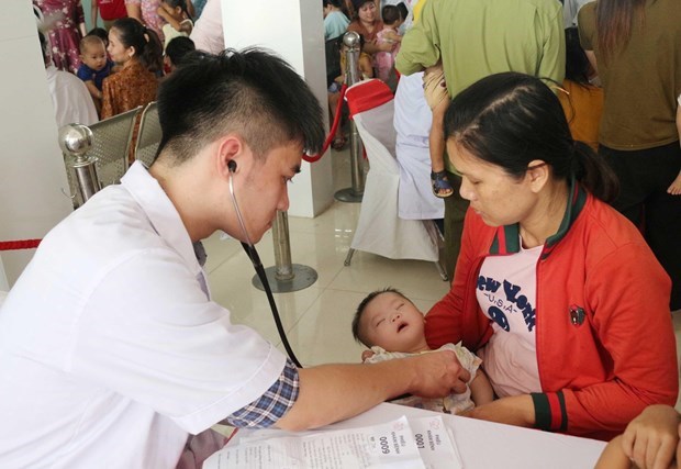 Children in Nghe An get free heart disease screening hinh anh 1