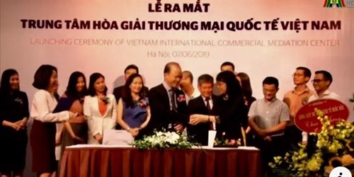 Vietnam international commercial mediation centre debuts hinh anh 1
