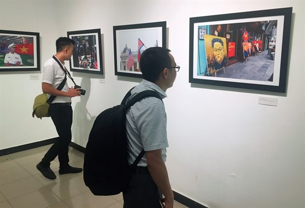 Press photo exhibition to celebrate revolutionary journalism day hinh anh 1