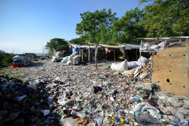 Indonesia’s Bali faces garbage problem hinh anh 1