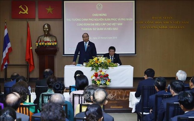 PM meets with overseas Vietnamese in Thailand hinh anh 1