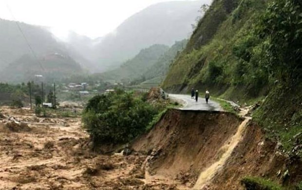 Lai Chau: Four people swept away by flash floods hinh anh 1