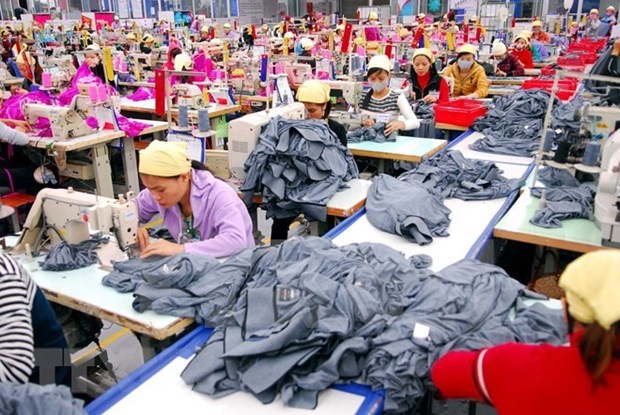 Vietnam attracts less FDI in first half of the year hinh anh 1