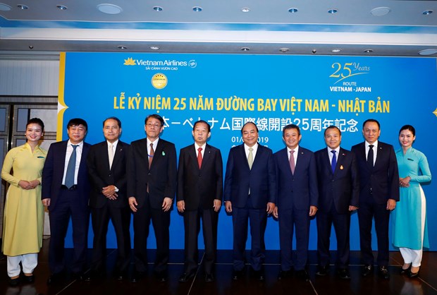 PM meets with leaders of Japanese conglomerates hinh anh 5