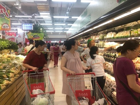 Retail revenues reach nearly 102 billion USD in first half hinh anh 1