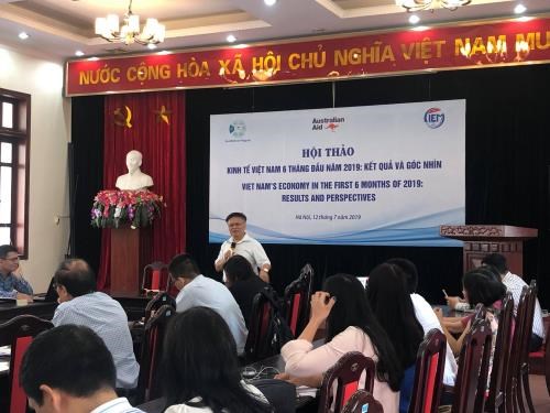 Flexible policies needed to cope with economic turbulences hinh anh 1