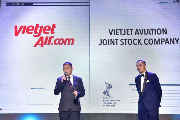 Vietjet among Vietnamese winners of ‘Best companies to work for in Asia’ award hinh anh 1