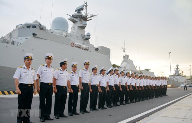 Vietnam naval ship visits Russia hinh anh 1