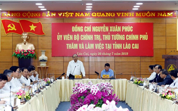 Lao Cai should strive to be among 15 developed localities nationwide: PM hinh anh 1