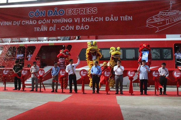 Vietnam’s largest twin-body speedboat launched from Soc Trang to Con Dao hinh anh 1