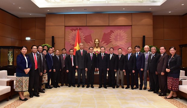 Lao National Assembly delegation welcomed in Hanoi hinh anh 1