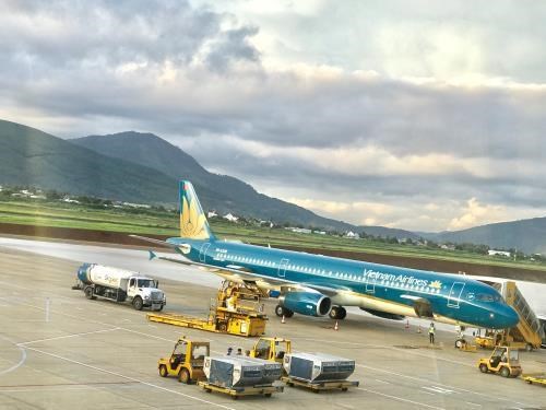 Vietnam Airlines to cancel flights on August 2 due to storm Wipha hinh anh 1