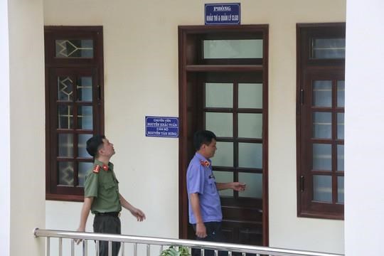 Hoa Binh’s officials get warnings after exam cheating scandal hinh anh 1