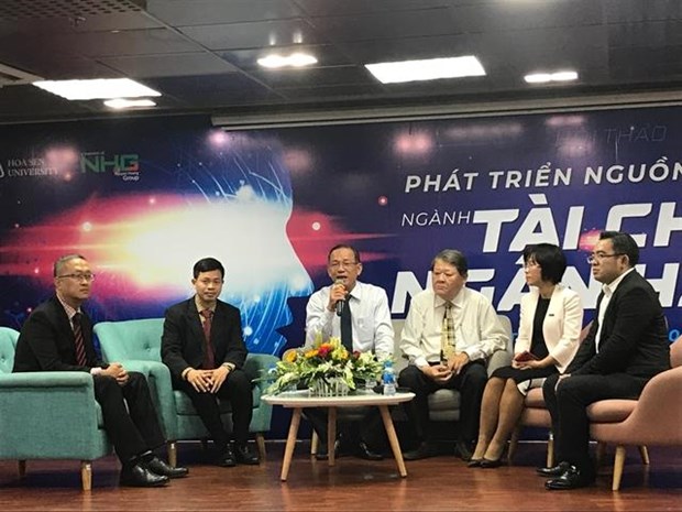 Finance industry has difficult time finding personnel in digital era hinh anh 1