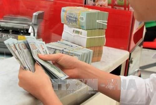 Reference exchange rate down 10 VND on August 8 hinh anh 1