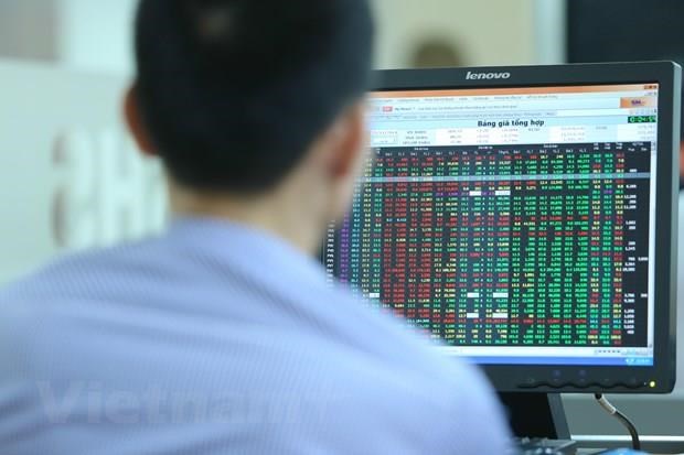 Vietnam stocks predicted to swing for another week hinh anh 1