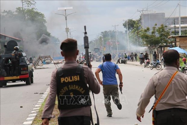 Indonesia blocks Internet access amid violent protests in Papua hinh anh 1