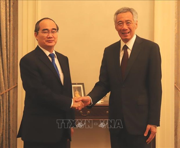 Singaporean PM hopes to boost cooperation with HCM City hinh anh 1