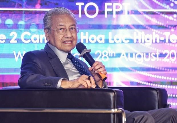 Malaysian PM shares digital transformation experience with Vietnam hinh anh 1