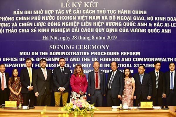 Vietnam, UK step up cooperation in administrative reform hinh anh 1