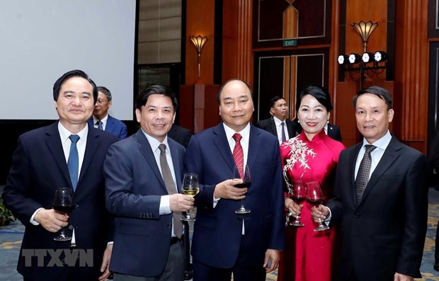 Prime Minister hosts reception celebrating National Day hinh anh 1