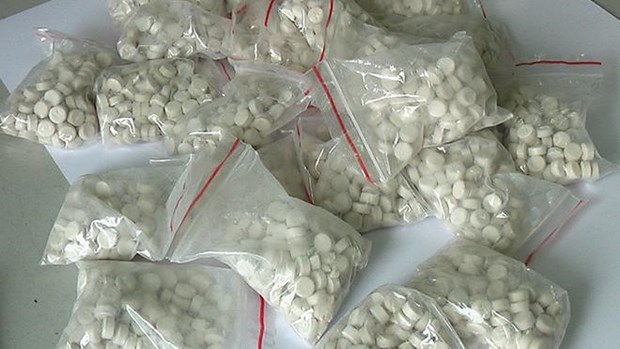 Quang Binh police seize 6,000 drug pills hinh anh 1