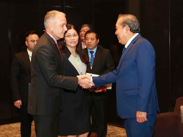 Deputy PM calls for stronger int’l cooperation in fight against drugs hinh anh 1