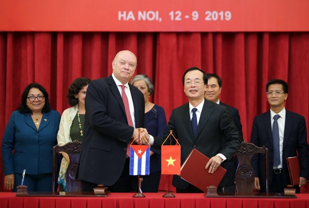 Vietnam, Cuba to boost balanced trade development hinh anh 1
