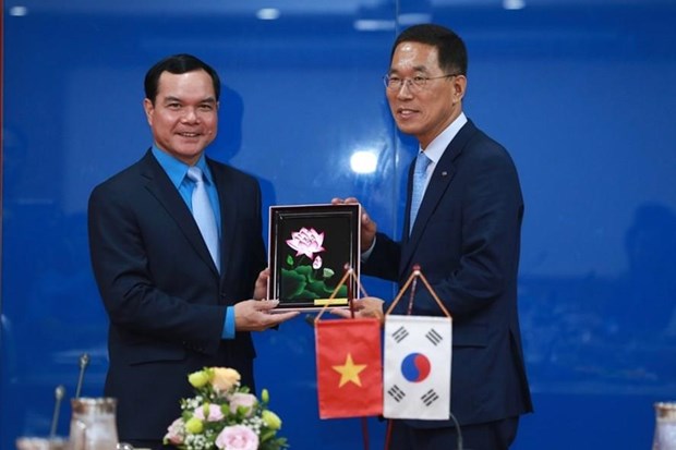 Vietnam, RoK enhance trade union cooperation hinh anh 1