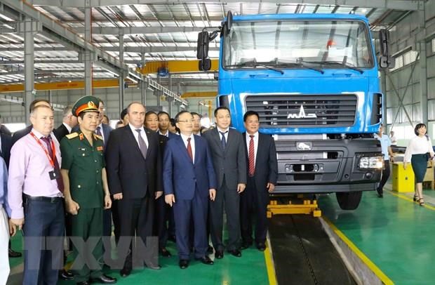 Belarus Deputy PM witnesses inauguration of Maz Asia auto plant in Hung Yen hinh anh 1