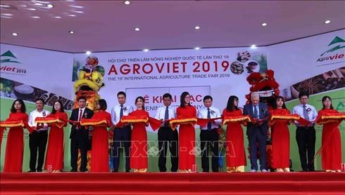 Vietnam international agriculture fair opens hinh anh 1