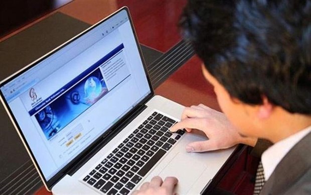 Banks warn customers over online scamming hinh anh 1