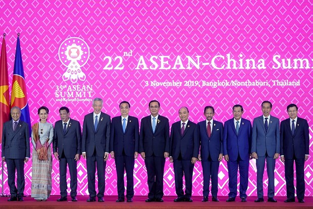 PM attends 22nd ASEAN-China Summit hinh anh 1