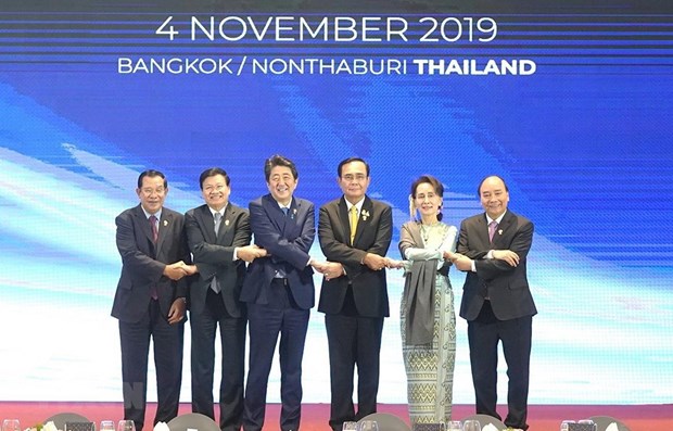 PM attends Mekong-Japan Summit in Thailand hinh anh 1