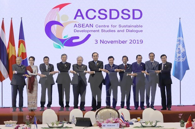 ASEAN Summit: Vietnam attends Special Lunch on Sustainable Development hinh anh 1