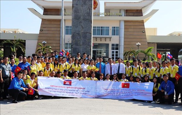 Exchange promotes Vietnam-Cambodia friendship hinh anh 1
